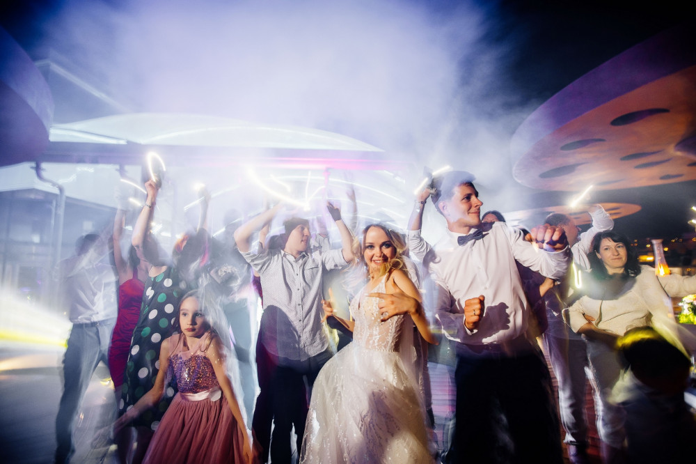 Book your wedding day in GF VICTORIA